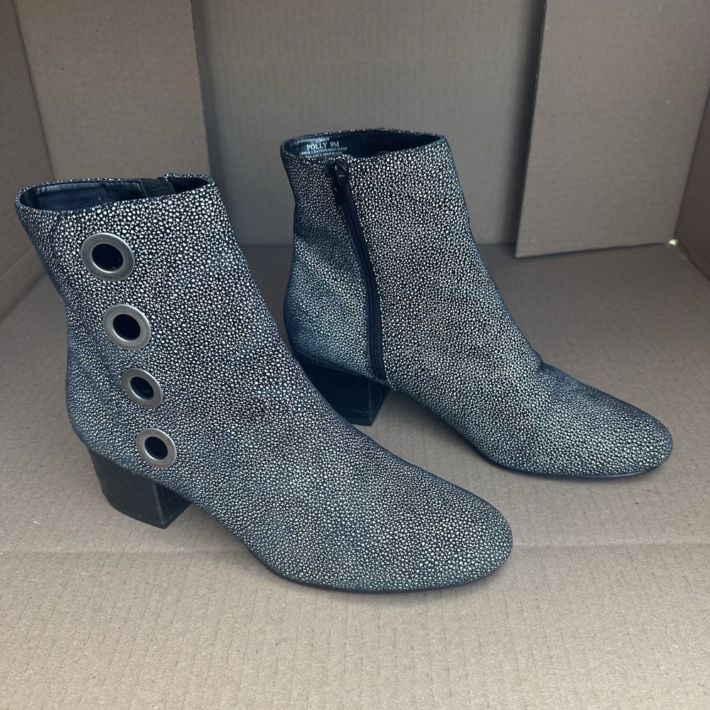 LOGO by Lori Goldstein Polly Ankle Boots with Grommets Gray Blk Women's Sz 9M
